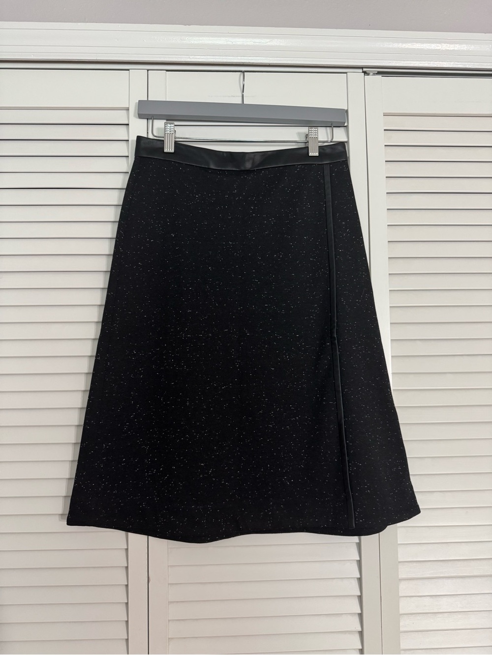 Ann Taylor Black Textured A-Line Midi Skirt Work Wear Modest Sz 2